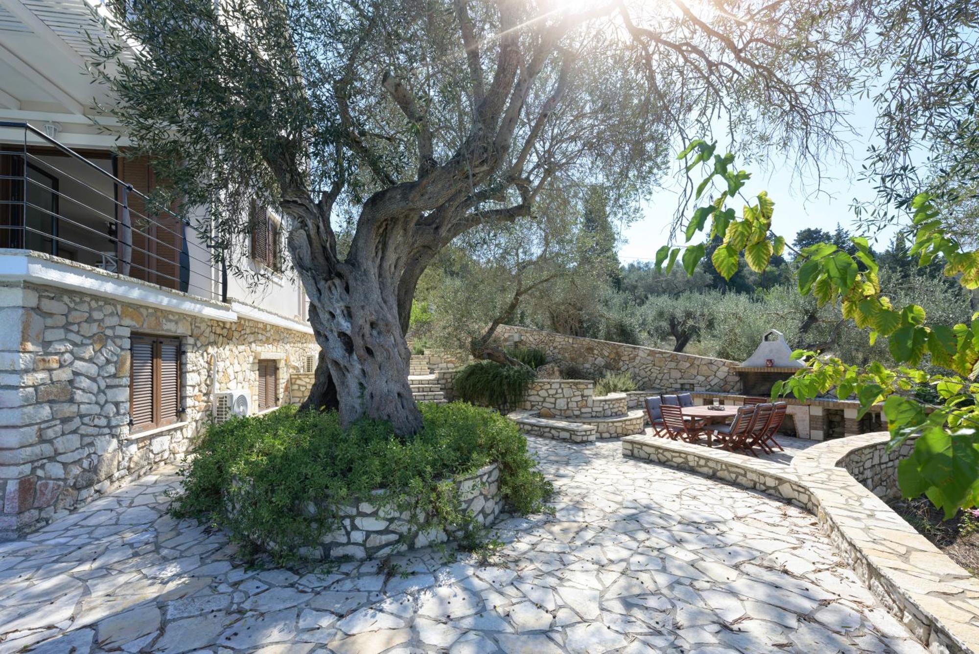 Villa Bougarini Haven Family Villa Rock Pool Oasis Ieromonachos Exterior photo